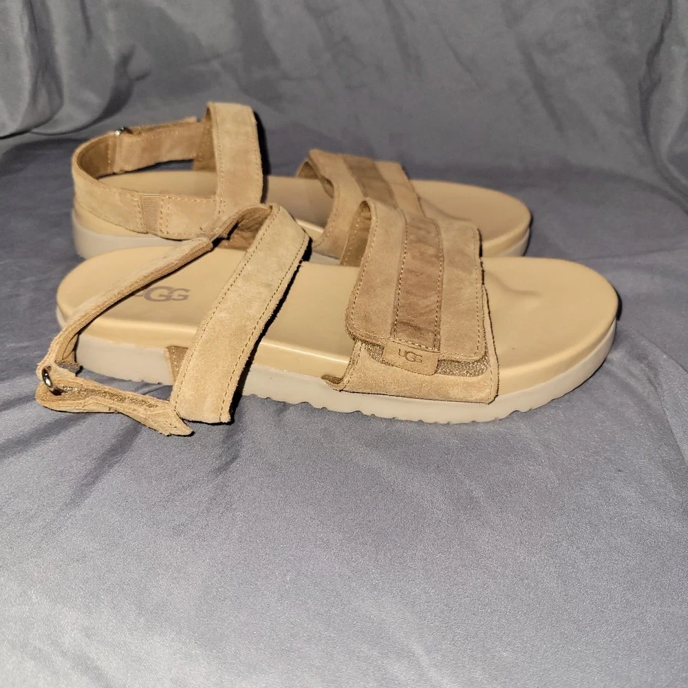 UGG Big Kids Girls Size 5 Zini Sandal Brown Beach Summer Vacation